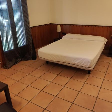 Hostal Tastavins Penarroya De Tastavins Bagian luar foto