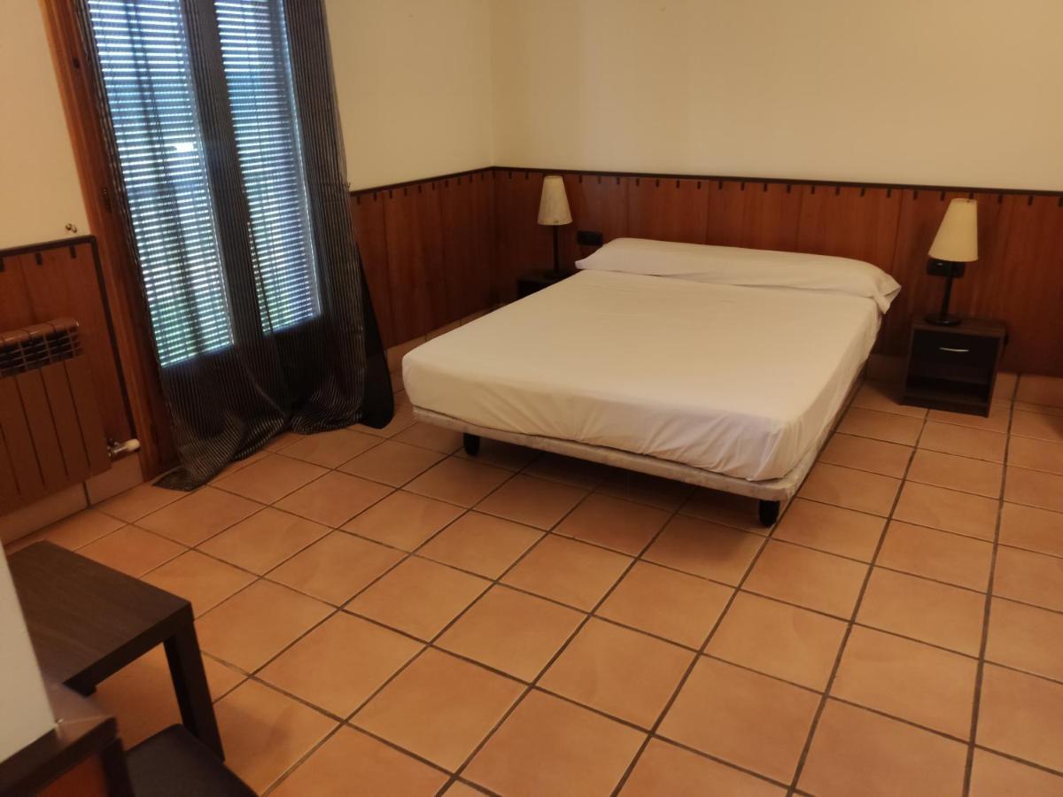 Hostal Tastavins Penarroya De Tastavins Bagian luar foto
