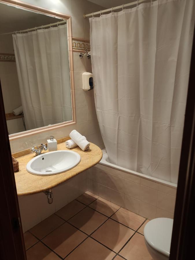 Hostal Tastavins Penarroya De Tastavins Bagian luar foto