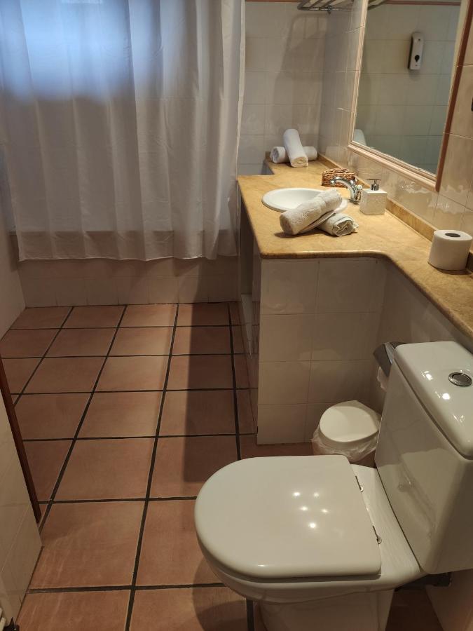 Hostal Tastavins Penarroya De Tastavins Bagian luar foto