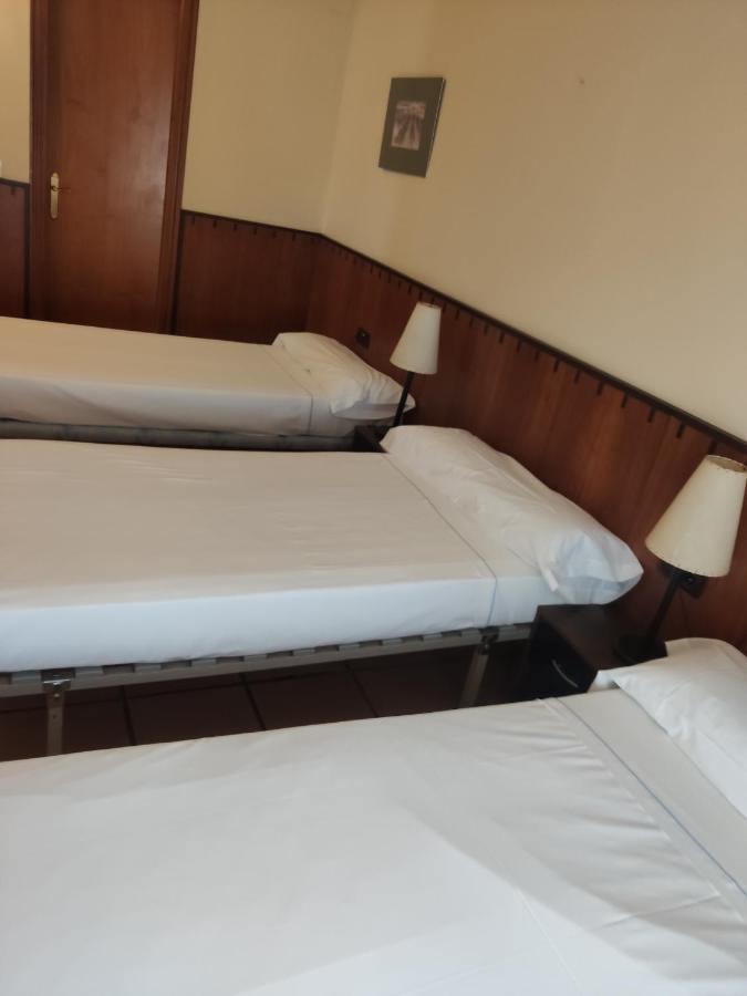 Hostal Tastavins Penarroya De Tastavins Bagian luar foto
