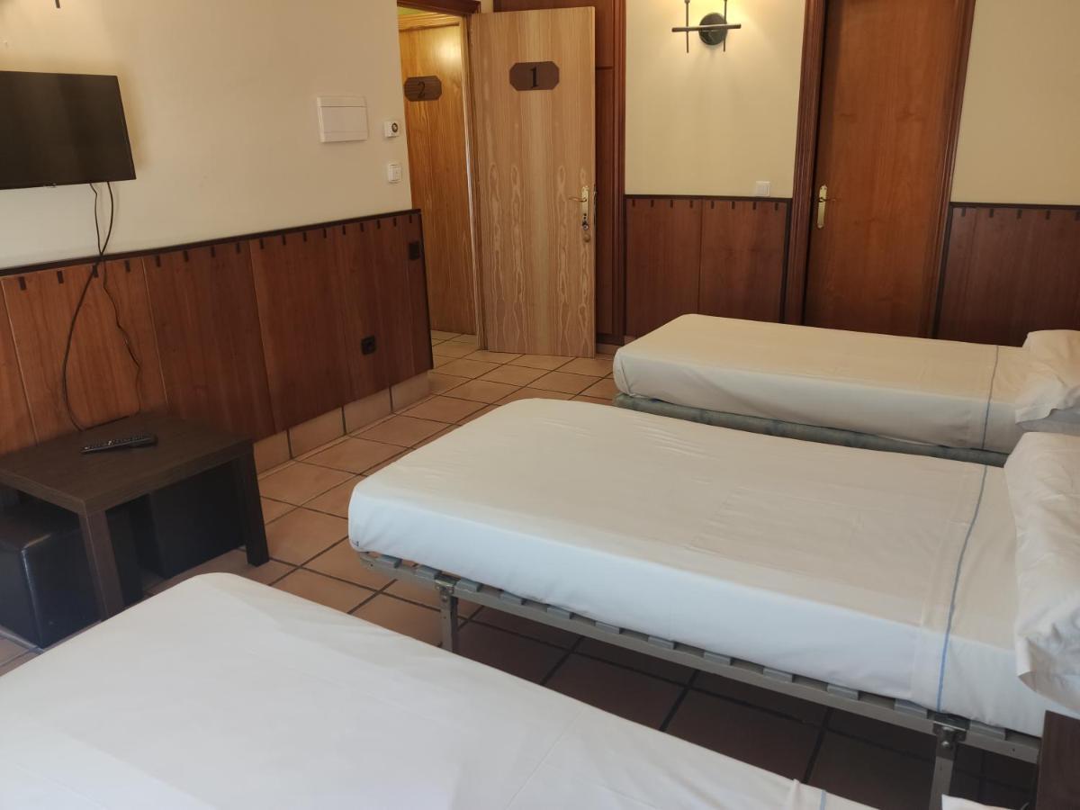 Hostal Tastavins Penarroya De Tastavins Bagian luar foto