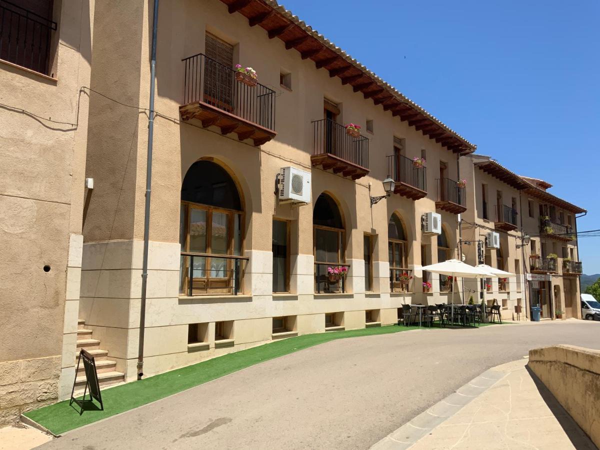 Hostal Tastavins Penarroya De Tastavins Bagian luar foto